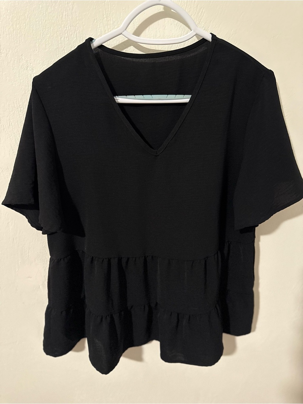 SHEIN Black V-Neck Tiered Short Sleeve Tunic Top